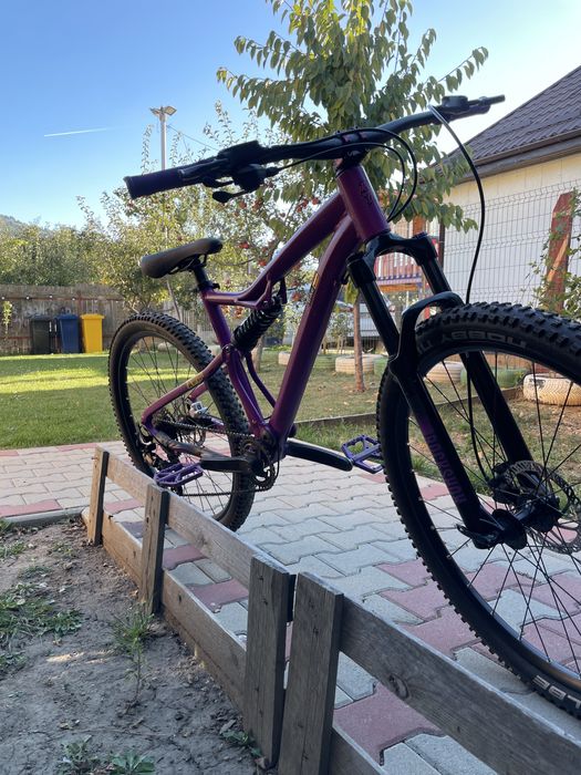 Bicicleta full suspension