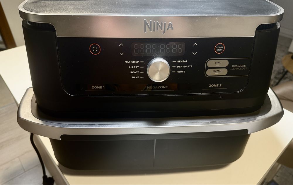Фритюрник с горещ въздух Ninja - AF500EU, 2470W, 10.4 l - чисто нов