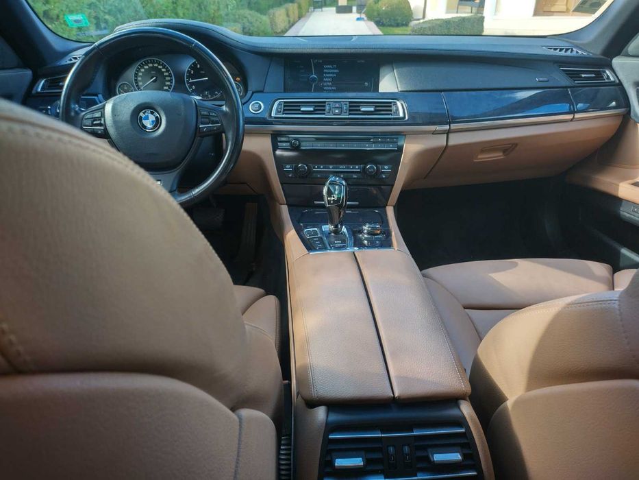BMW F01 750li на части