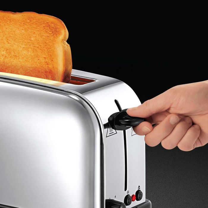 Тостер от неръждаема стомана Russell Hobbs Victory, Неръждаема стомана (6 регулируеми нива на препичане, 1000W), лек ДЕФЕКТ