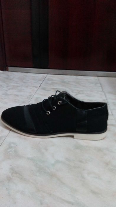 Pantofi mărimea 42, second-hand premium din Anglia, pt.bărbaţi.