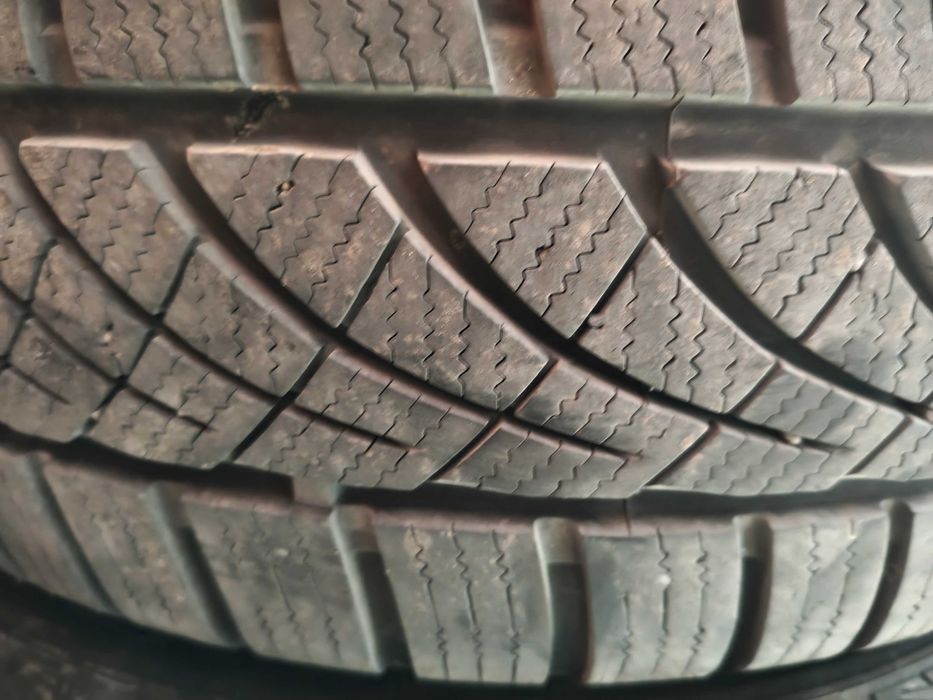 Vand 4 anvelope all season!