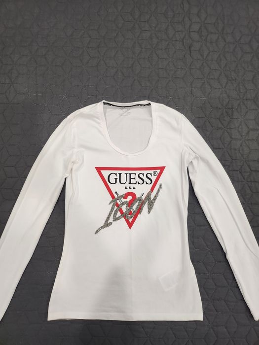 GUESS! Оригинална дамска блуза!
