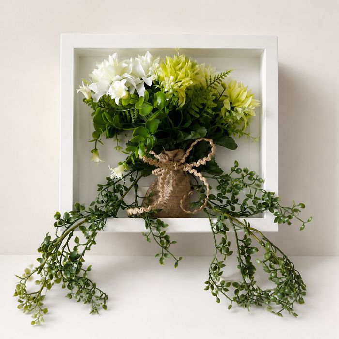 Decorațiune de perete Handmade 25x25 cm – Ramă 3D cu flori artificiale | Decor rustic elegant