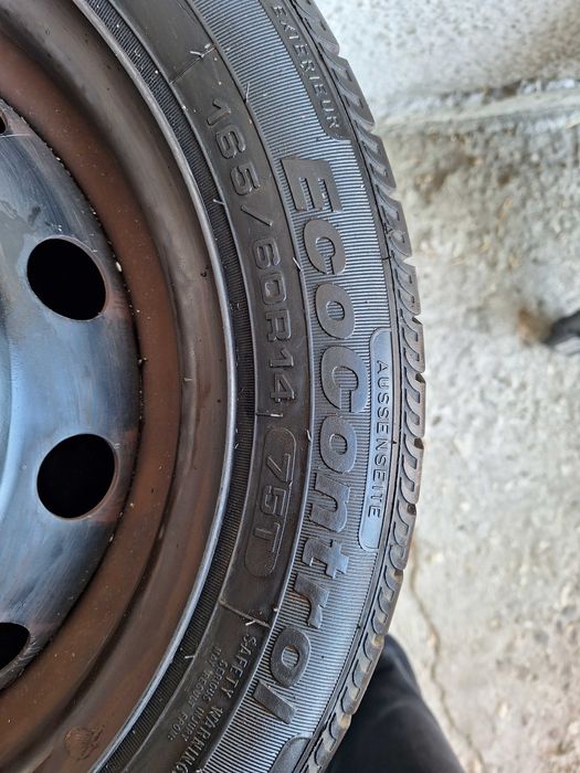 Продавам летни гуми с метални джанти FULFA 165/60/14.