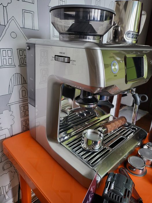 Професионална Кафемашина SAGE the Barista Touch с дисплей кафемелачка