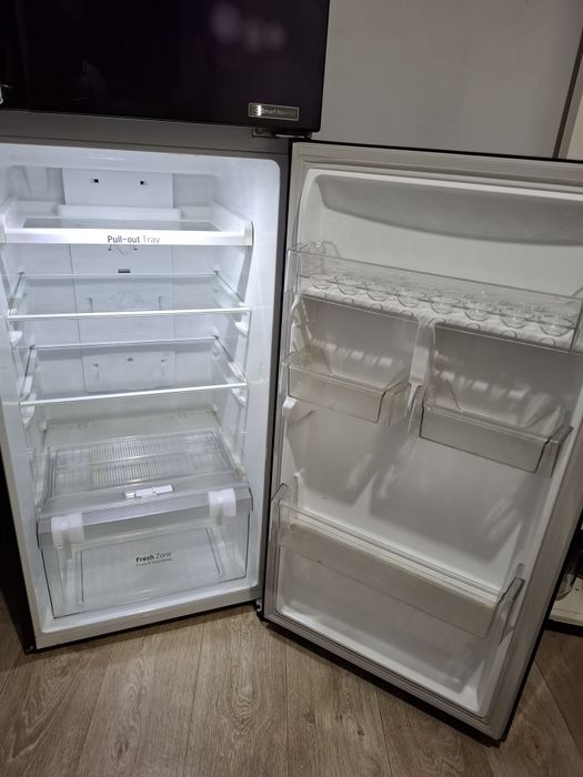 Продаю Холодильник LG