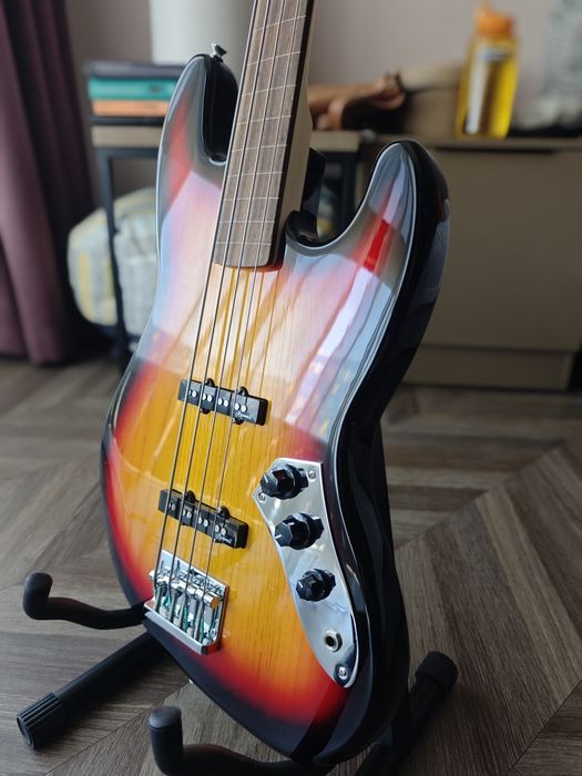 Безладовый бас Harley benton jb-40fl