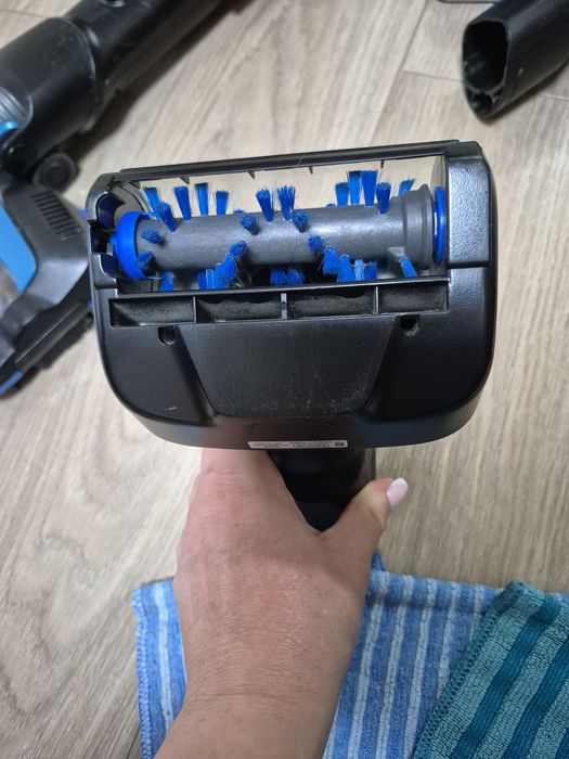 Безкабелна прахосмукачка Philips SpeedPro Max Aqua
