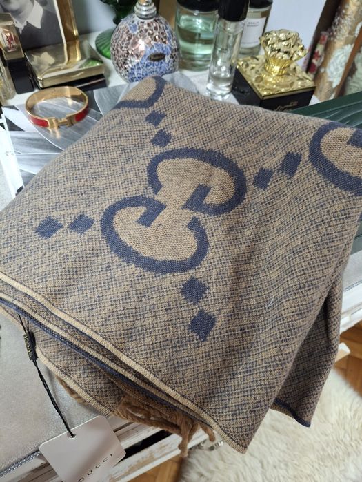 Шалове  Gucci L Vuitton, Benetton,Dubai Arab