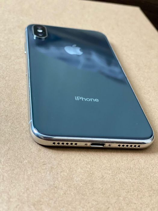 iPhone X     64gb