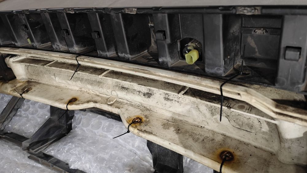 Оригинална пълна М техник  задна броня БМВ BMW M Technik E46, е46 черн