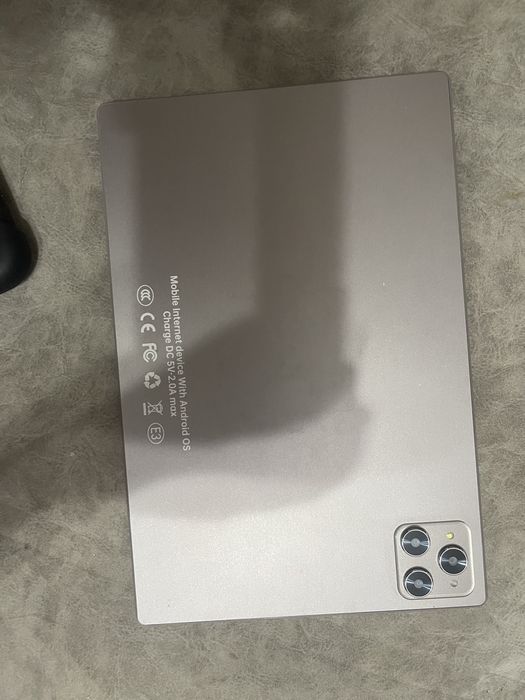 планшет с коробкой