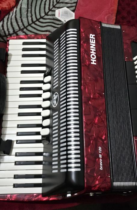 Аккордеон Accordion HOHNER Bravo ||| 120