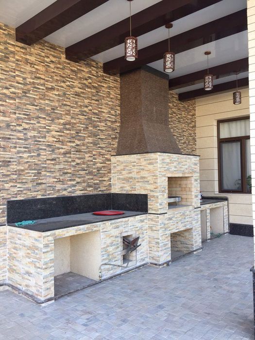 Летняя кухня барбекю очаг камин.