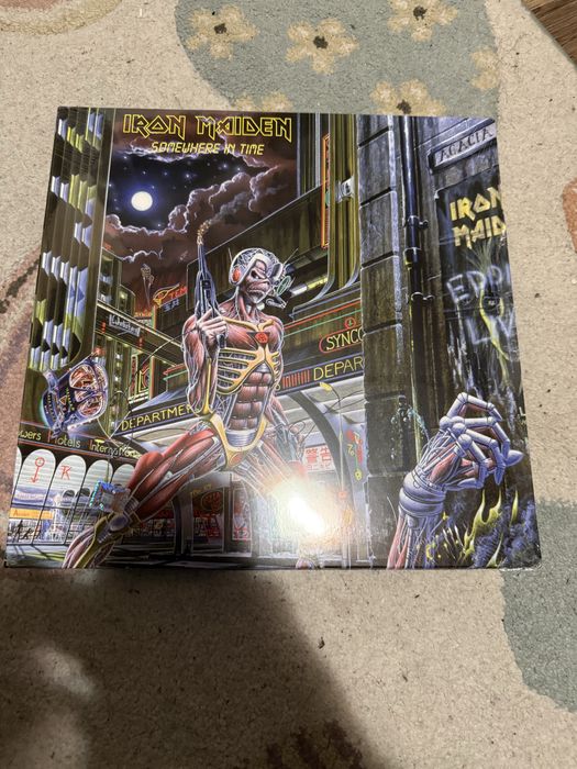 Продавам нови плочи Iron Maiden,Ozzy,Helloeeen