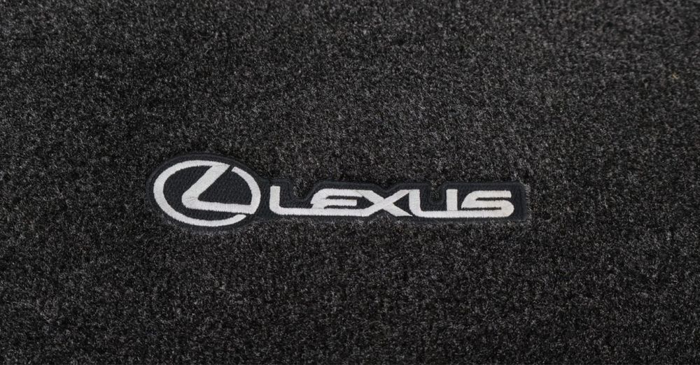 Продам коврики на lexus ES300h