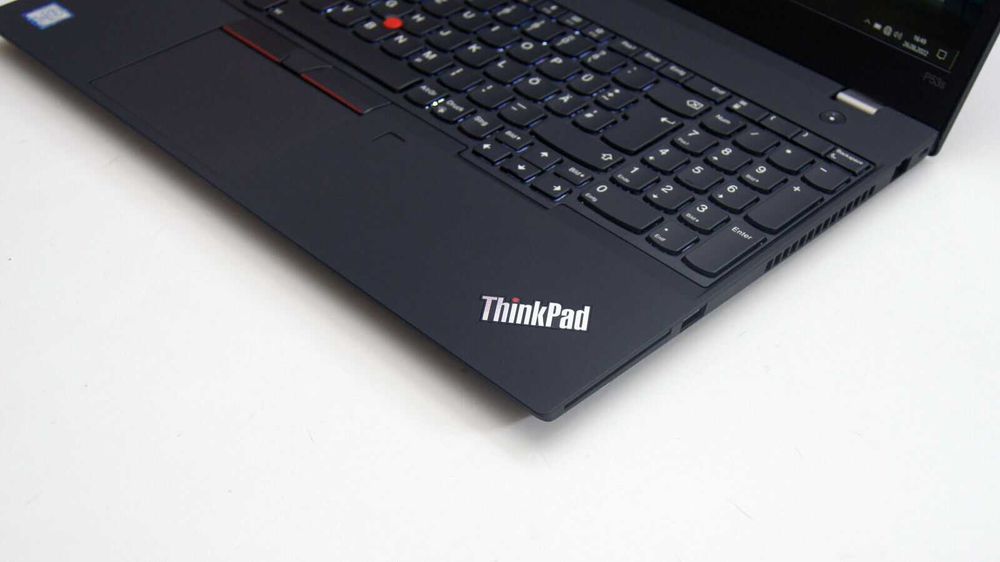 Лаптоп Lenovo ThinkPad P53s i7-8665U 16GB 512GB P520 FHD ГАРАНЦИЯ