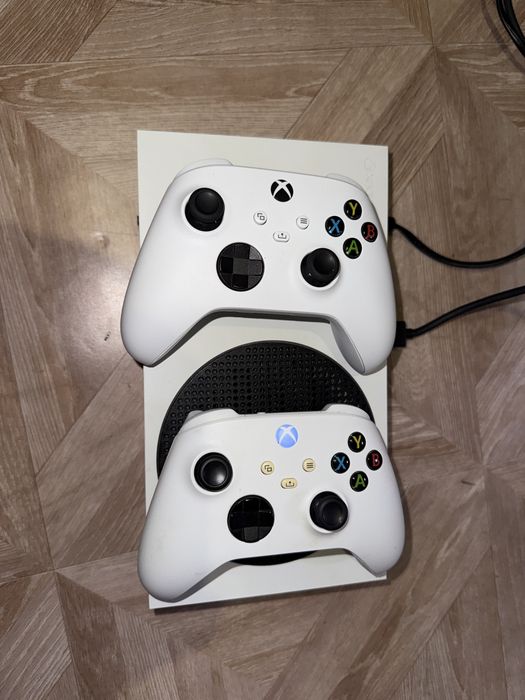 xbox series s 2 джостика