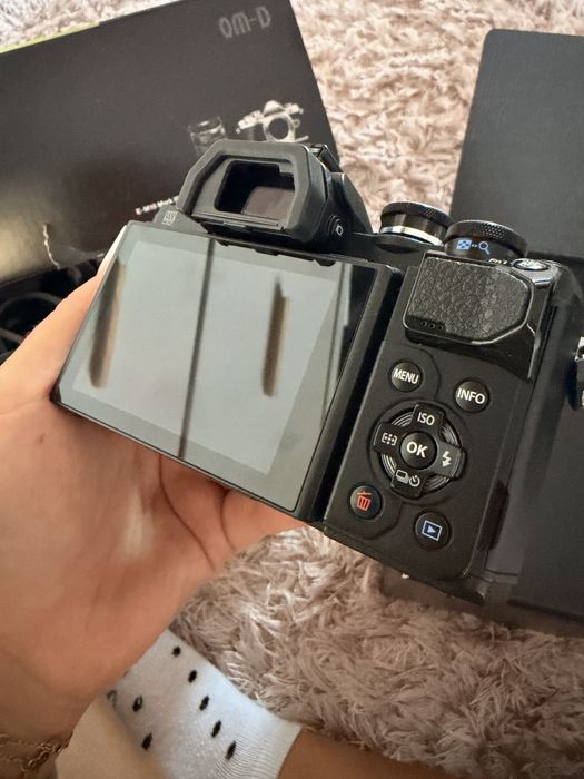 camera olympus OM-D E-M10 mark III zoom kit