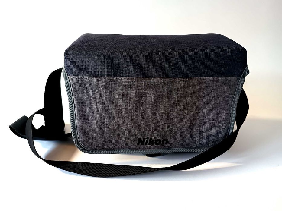 фотоапарат Nikon D5600 + обективи: Nikon 18-105mm VR,  Nikon 35mm