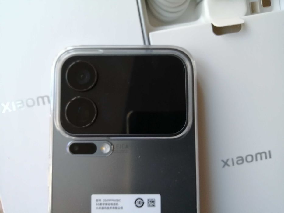 Чисто нов Xiaomi 17 pro max, 16+6Gb, 1Tb