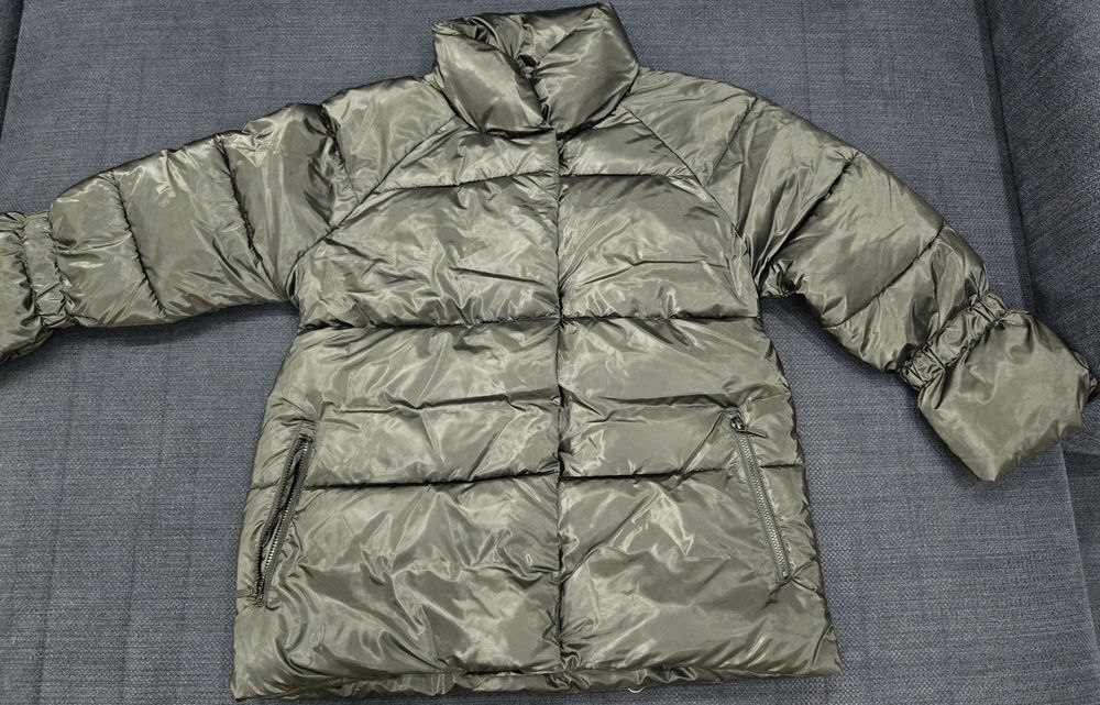 Продам детскую куртку для девочки