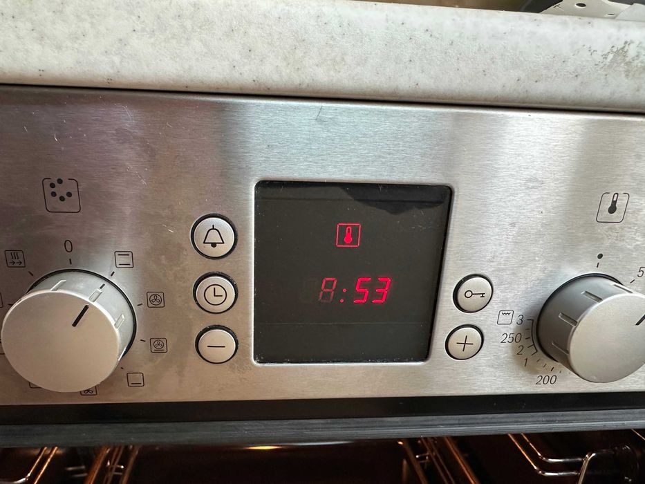 Фурна за вграждане Bosch HBN532E5, 67 л. обем, инокс