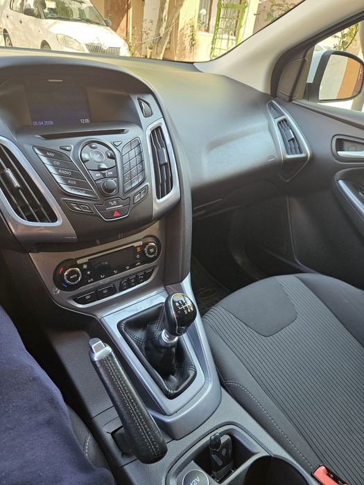 Ford Focus 2012, 1,6 diesel, aproape toate dotarile