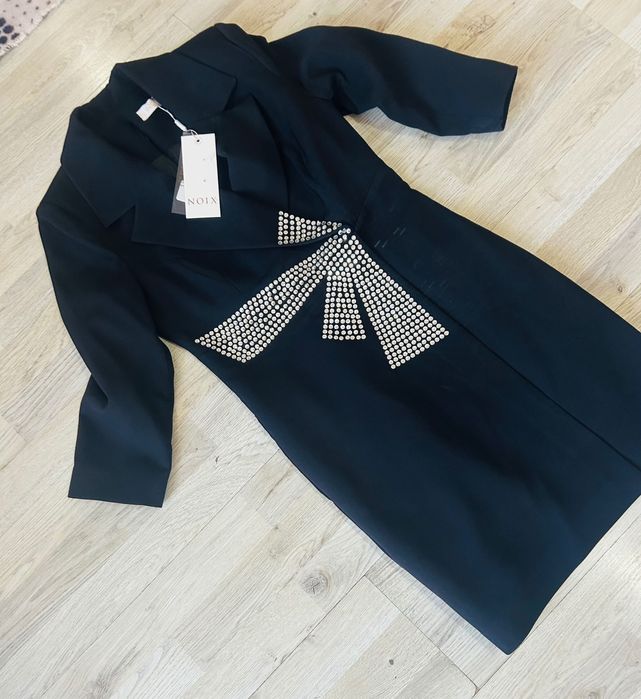 Черна елегантна рокля