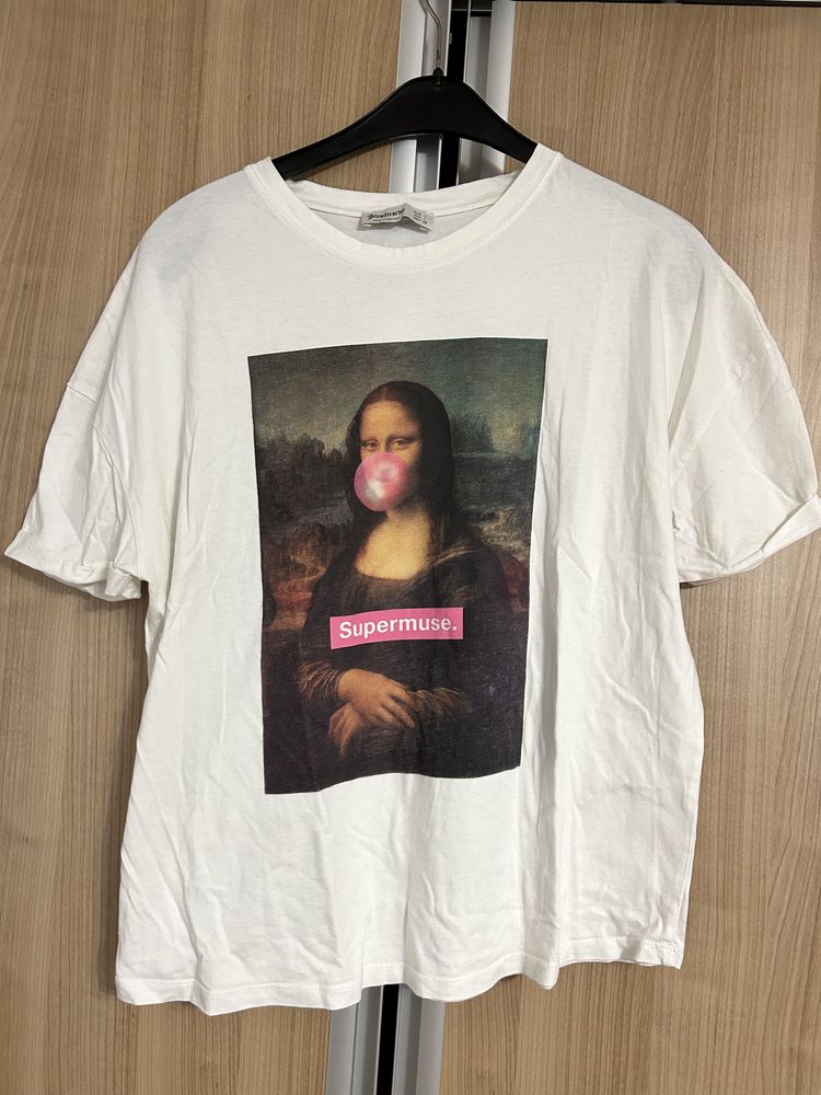 Camiseta mona lisa shop stradivarius