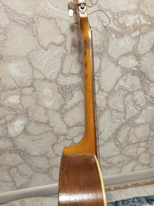 Гитара деревянная