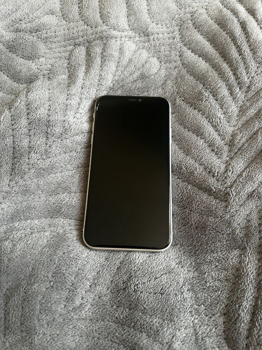 Продам IPhone 11
