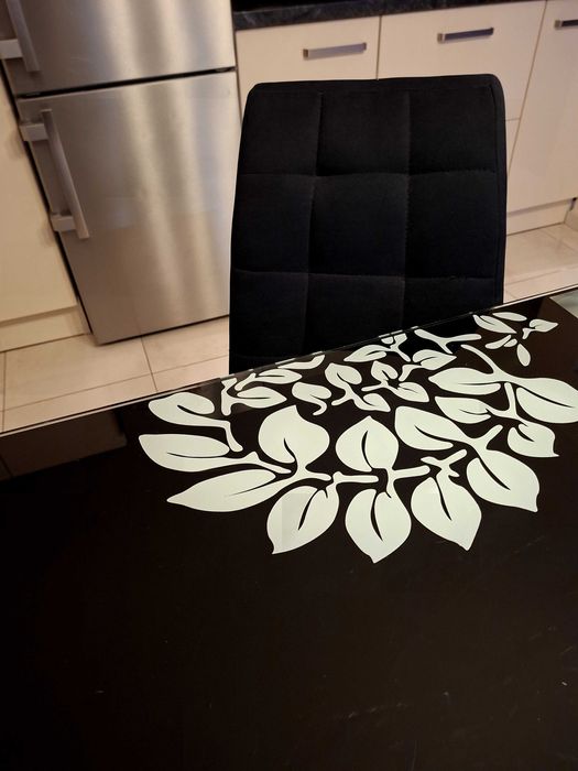 Маса и 6 стола за трапезария