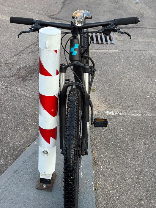 VÂND Bicicleta MTB CUBE cadru M roti pe 29