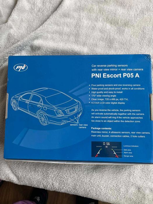 Парктроник PNI Escort P05 A, с камера и дисплей в огледалото (нов)