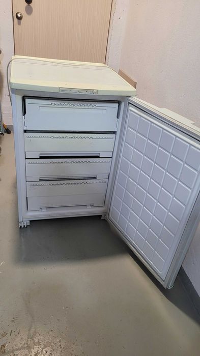 Морозильник Бирюса