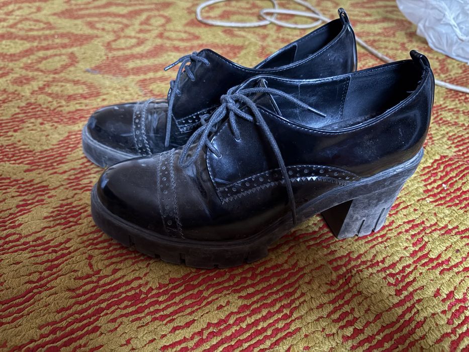 Обувь женская в хорошем состоянии