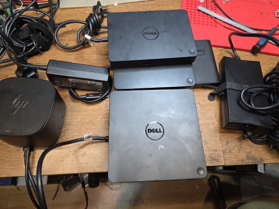 Docking stadion Dell si HP