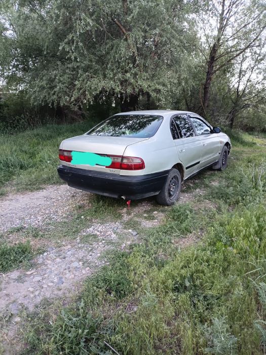 Продам машина КАРИНА Е