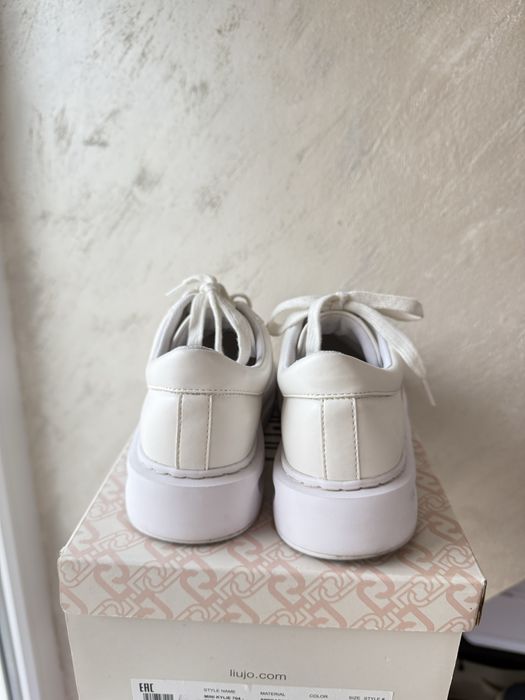 Бели сникърси/ обувки/ маратонки Liu Jo
