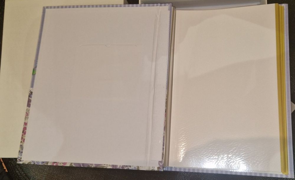 Фото албум в кутия 29см на 21 см