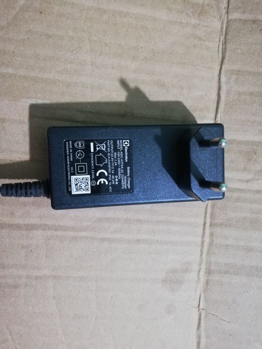 Incarcator aspirator Electrolux 22v 2,1A perfect functional