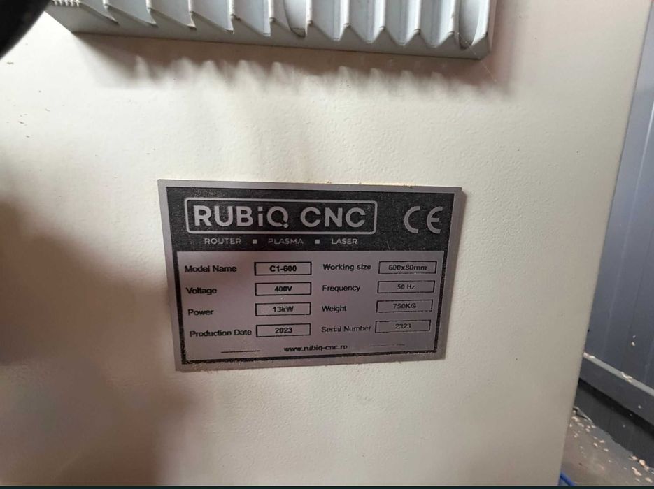 Strung CNC Pentru Lemn 3 Axe Cu Incarcare/Descarcare Automata Pneumatica
