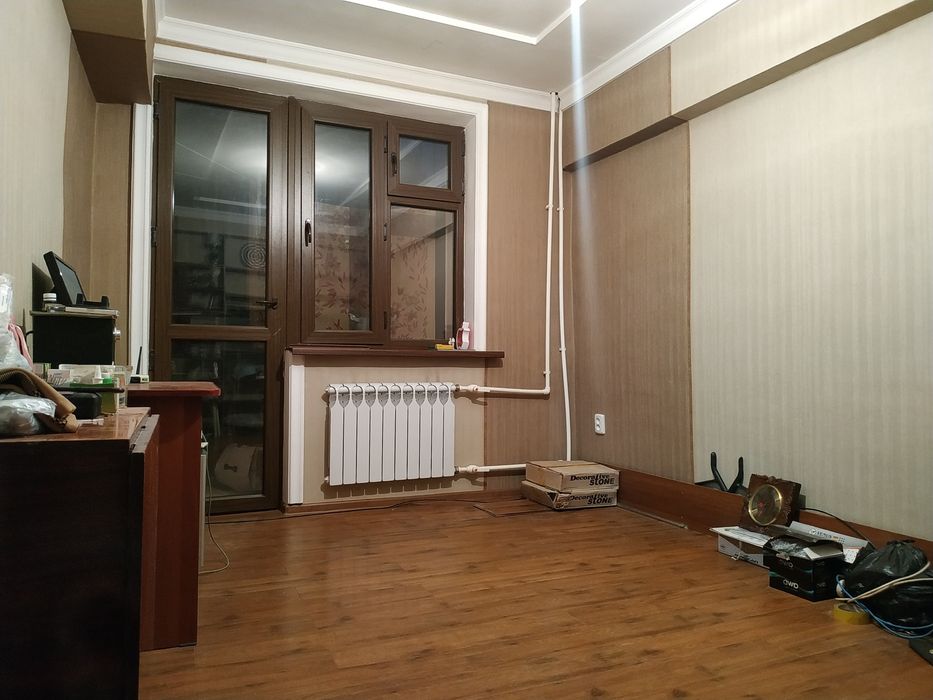 Продам свою квартиру 4/2/4 м. Феруза, Экобазар