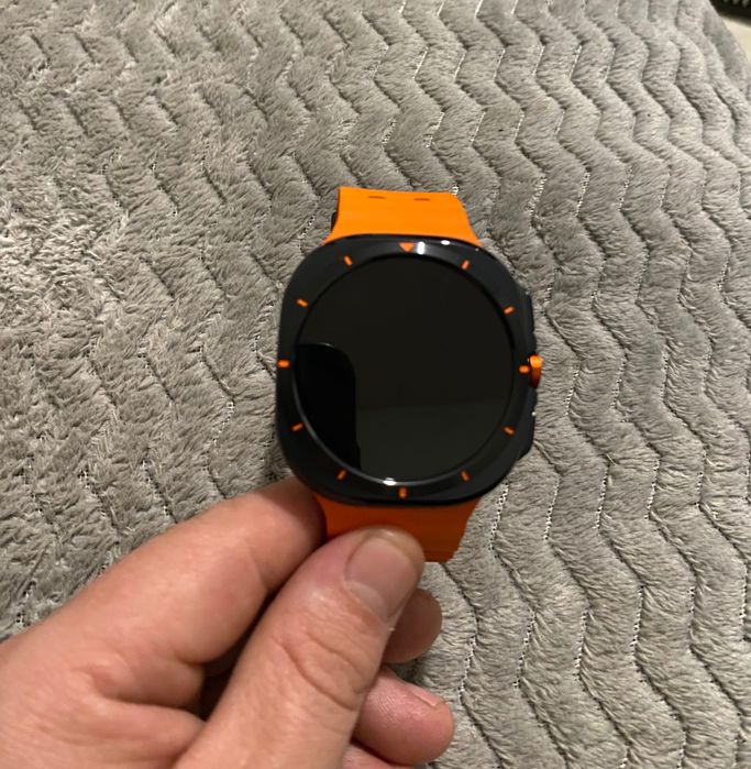 Смарт часовник чисто нов