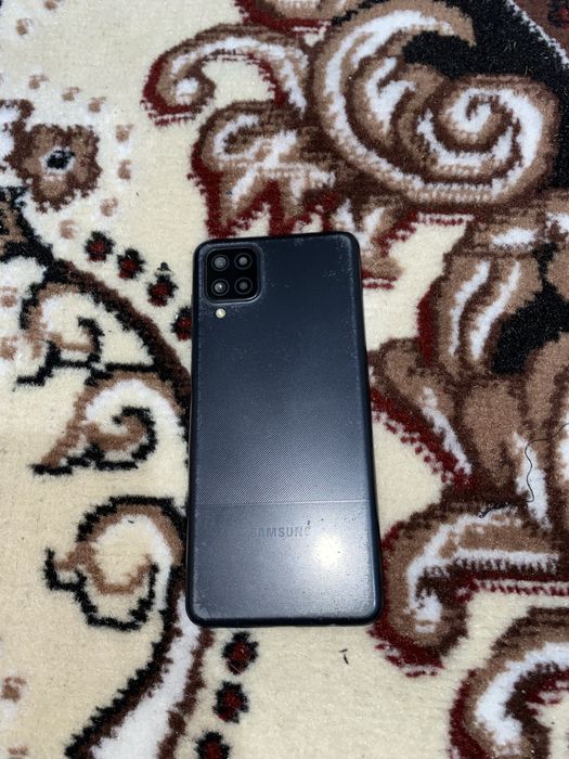 Samsun A12 holati yaxshi