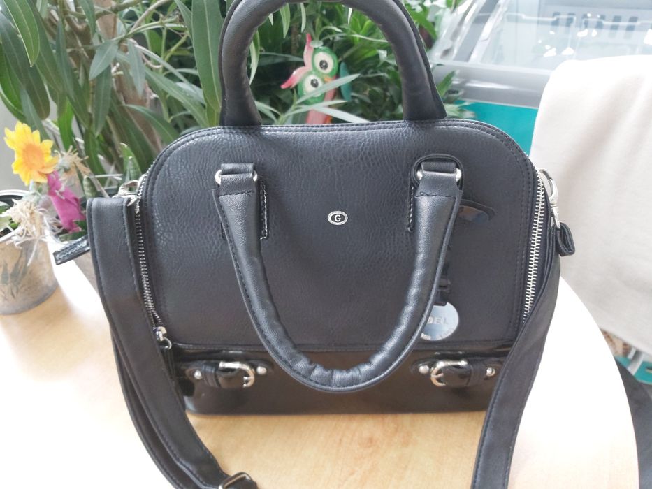 Стилна дамска чанта