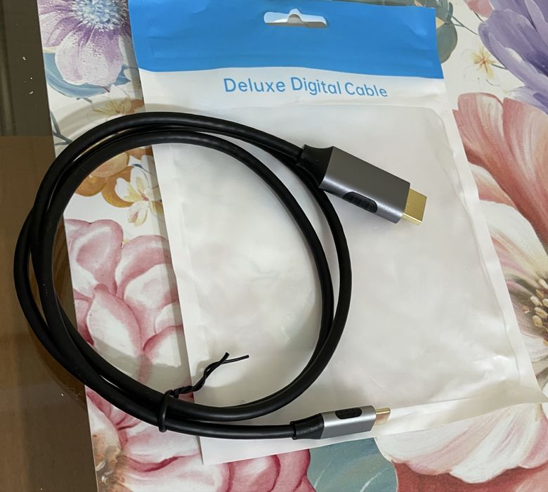Hdmi към C кабел