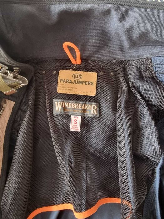 Продается куртка ветровка